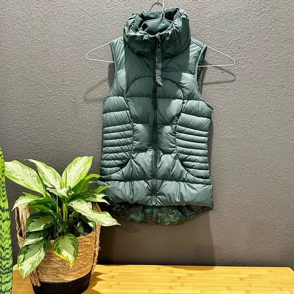 SOLD Lululemon Fluffin Awesome Vest - Picture 2 of 11